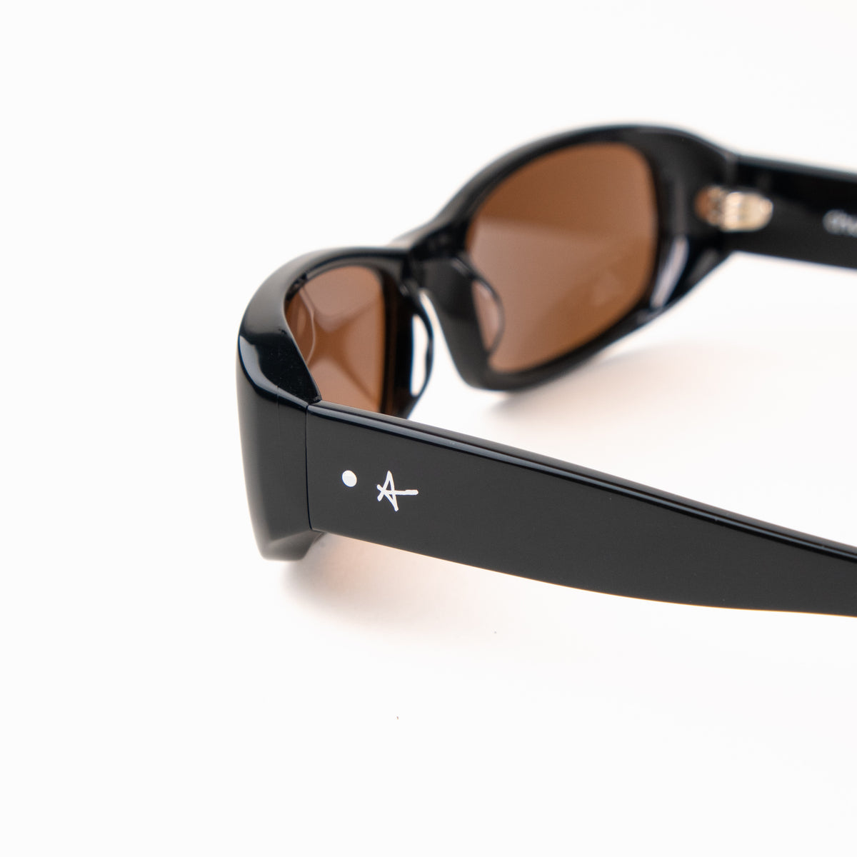 ZANE - BLACK /  POLARISED MAPLE LENS